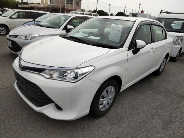 4709 TOYOTA COROLLA AXIO NRE160 2018 г. (LUM Kobe Nyusatsu)